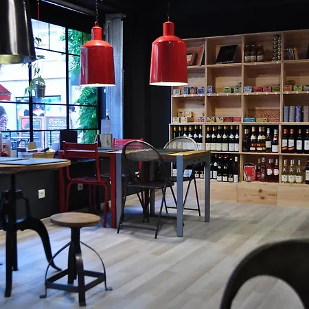 Alojamento de Acomodação e Pequeno-almoço Maison Mondrian 3*